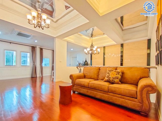 *****บ้านเดี่ยวมือสองย่านกรุงเทพฯ ม.เอ็นริช พาร์ค กาญจนาภิเษก หลังมุม เนื้อที่กว้างเกือบ 263 ตร.ว. ฟังก์ชัน 3 ห้องนอน 4 ห้องน้ำ ที่จอดรถ 4 คัน บ้านหลังใหญ่ ตกแต่งพร้อมอยู่ พื้นที่รอบบ้านกว้างขวาง โครงการอยู่ติดถนนกาญจนาภิเษก เดินทางสะดวกด้วยรถไฟฟฟ้าสายสีน้ำเงิน "สถานีหลักสอง" จองเลย!